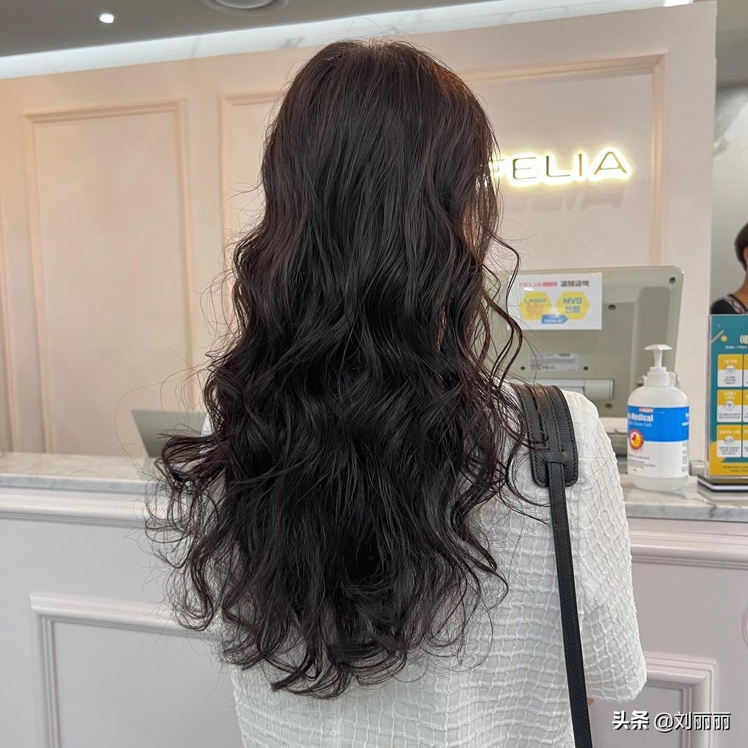 中年女性头发稀少适合烫什么发型,短发型40-50岁女性洋气发型