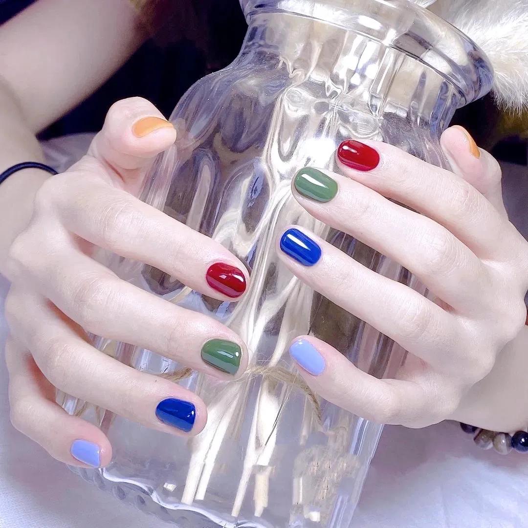 夏日短款美甲显白通勤,海底捞美甲款式显白夏日磨砂