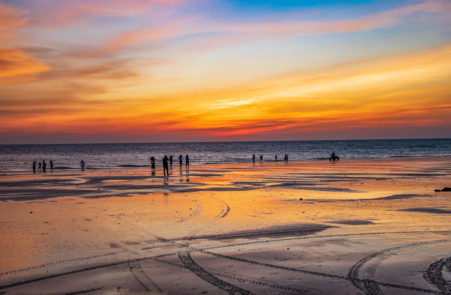 涠洲岛住哪个民宿可以看日出日落,北海涠洲岛日出日落一定不能错过