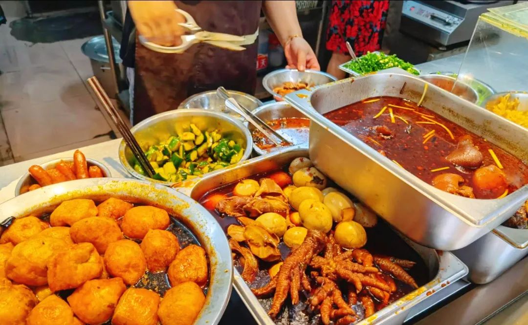 被一碗螺蛳粉耽误的夜宵宝藏,被螺蛳粉耽误的烧洋芋选手