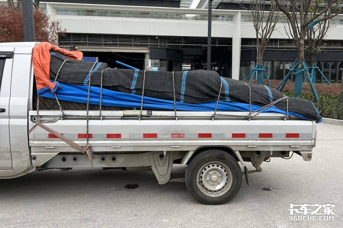 买辆五菱荣光小卡摆地摊怎么样,五菱荣光小卡摆摊卖什么好