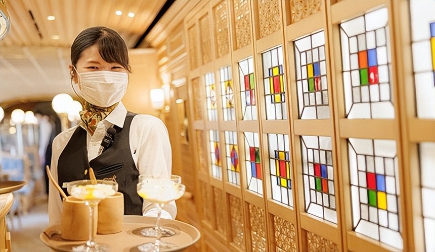 搭乘火车游日本,日本豪华观光列车