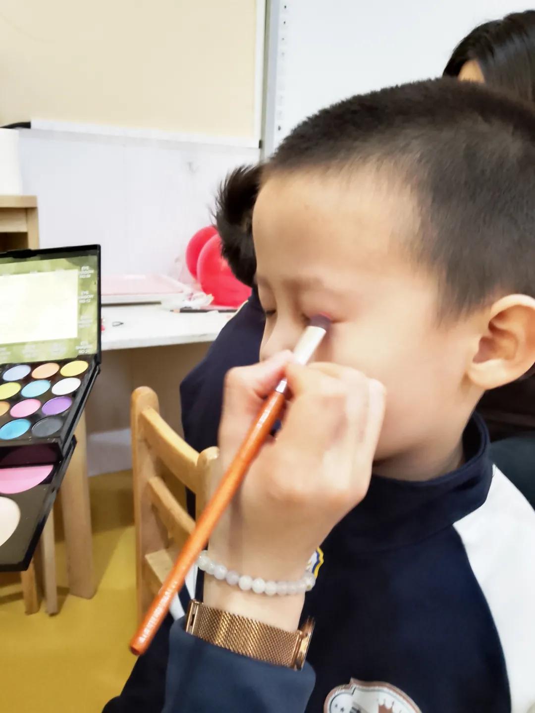 “福娃闹新春,虎年乐淘淘”——未来时光芝澜明仕幼儿园元旦活动