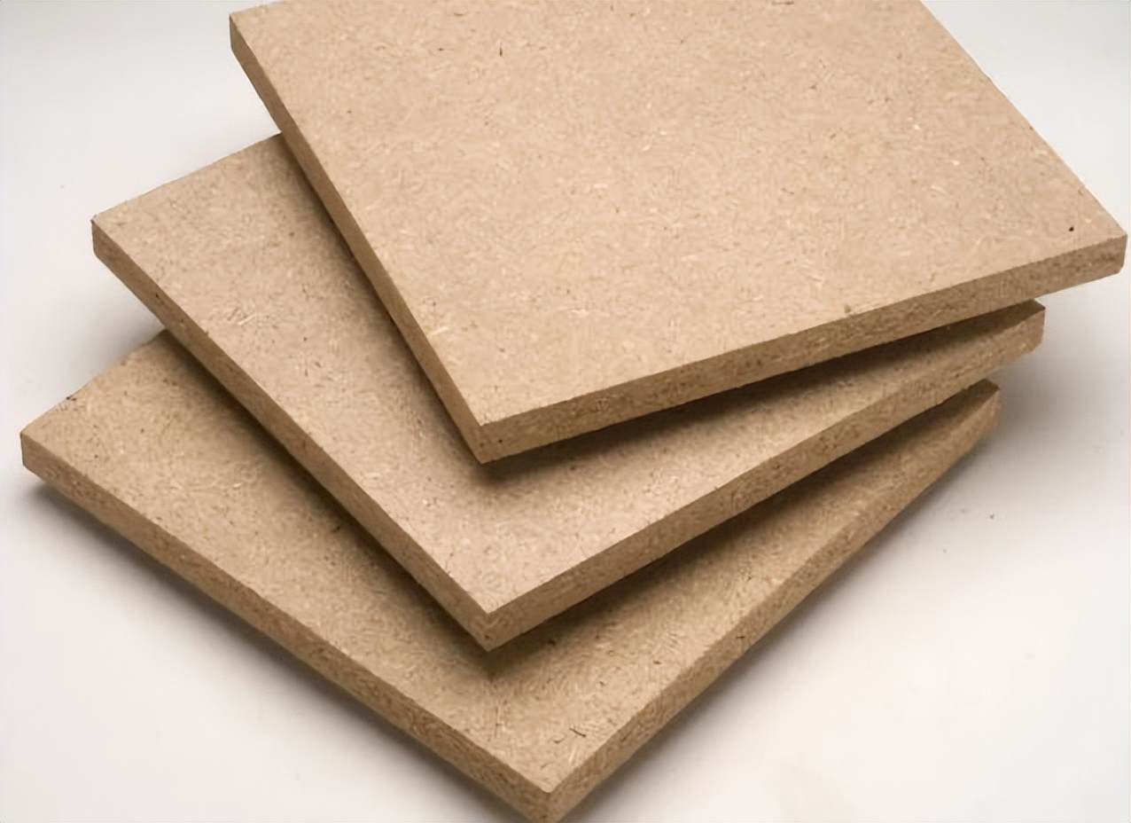 密度板是板材中甲醛含量最高的吗,密度板是实木家具吗