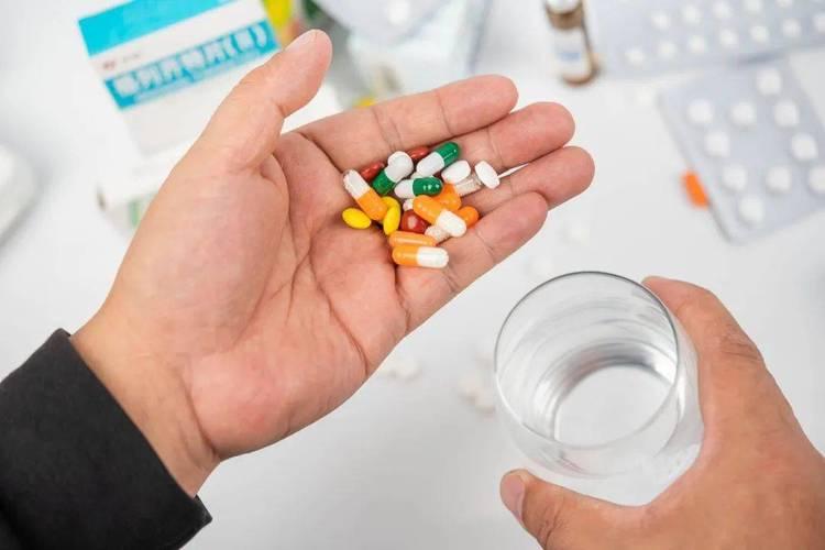 晚上不起夜跟起夜哪个更健康,晚上起夜vs不起夜究竟哪个更健康