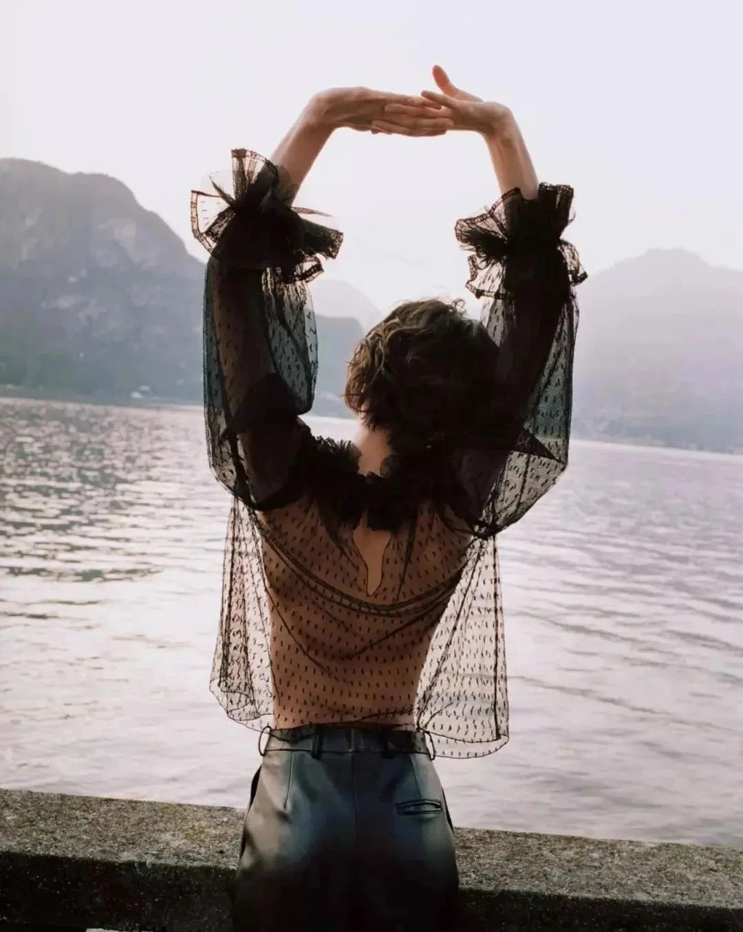 夏天穿搭避免一身黑,夏天不怕热的穿搭