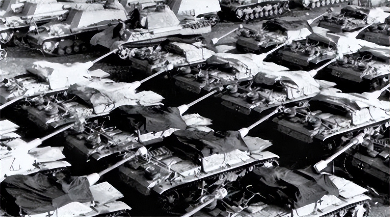 攻入柏林后的苏军,攻入柏林前后死多少苏联人