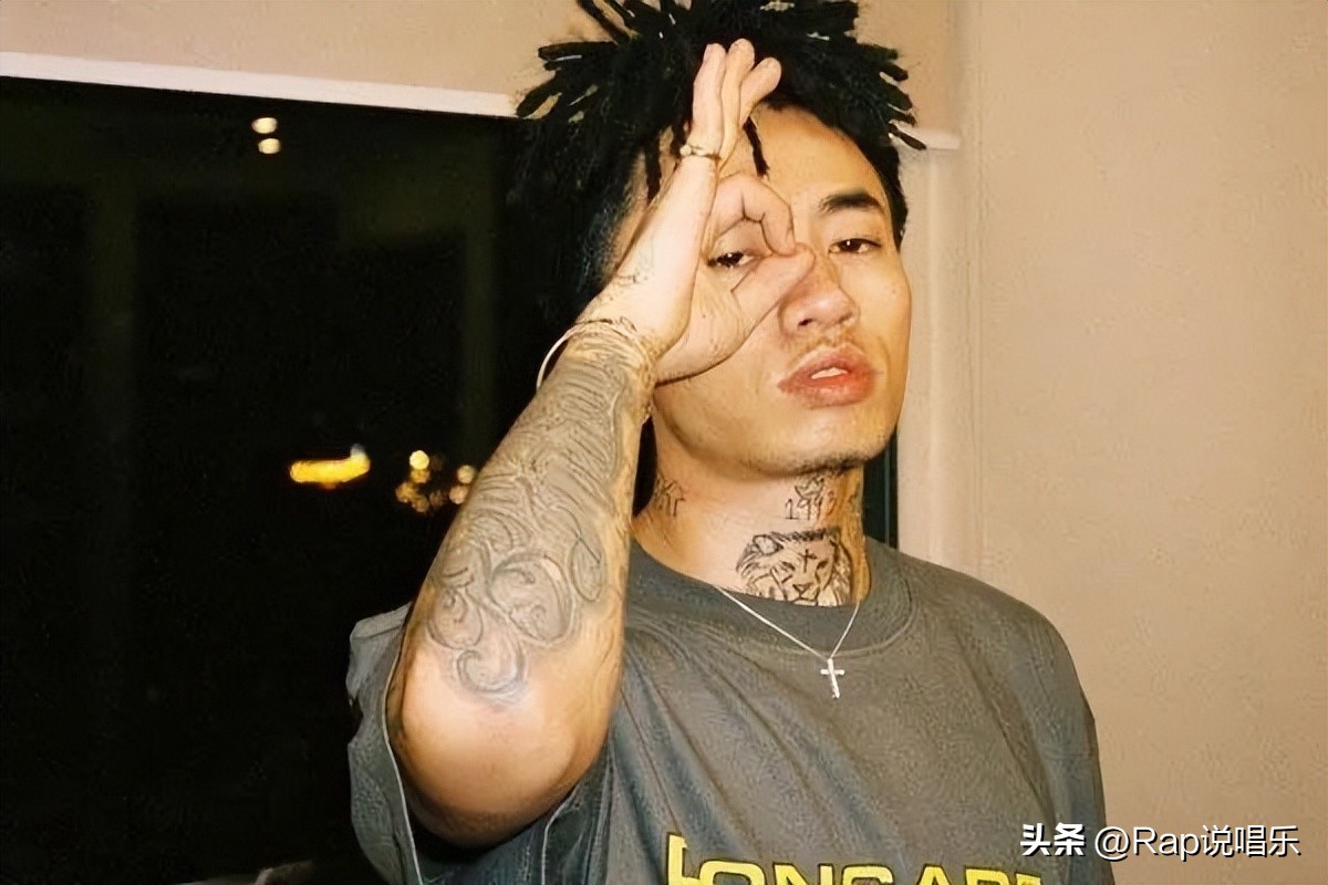 易梦玲明星同框合影,王嘉尔谈易梦玲