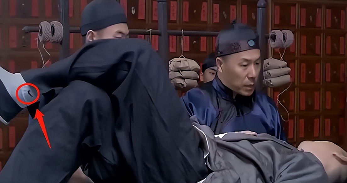 影视剧中那些笑不活的穿帮镜头,笑到肚子疼穿帮图片