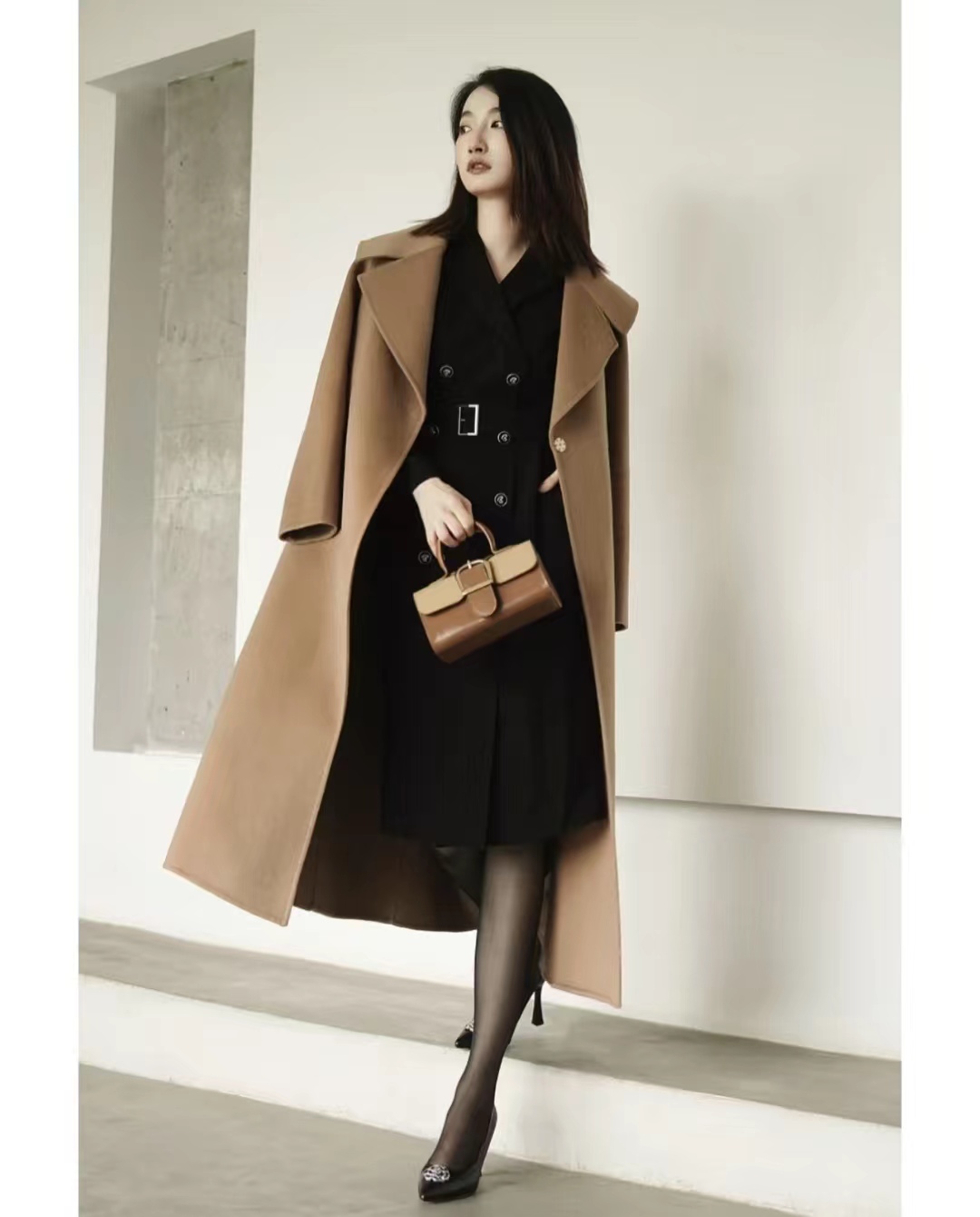 白色大衣里面搭配什么颜色显高级,17-20岁女气质大衣