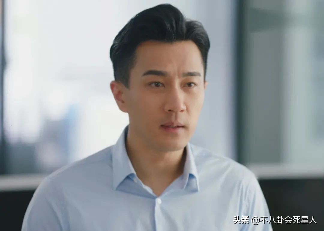 景甜悲伤蛙双眼皮照片,明星割双眼皮前后对比图