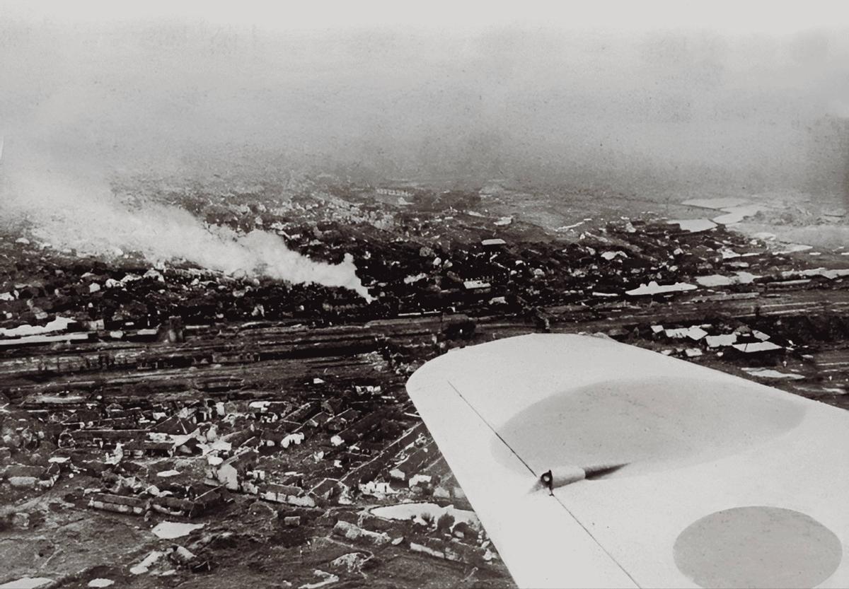 变态的纳粹德国，*光脱**犹太人女人衣服，集体*杀屠**!2