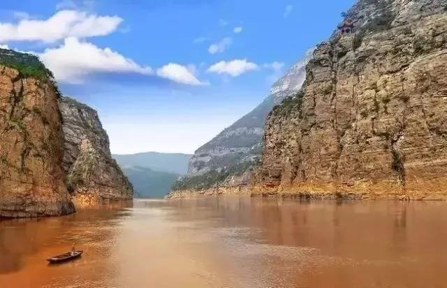 别惦记秦岭了，这条黄河边的观光路，全是旅游爱好者的“硬菜”