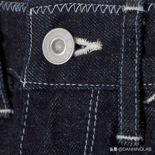 2022年冬季最流行的男装牛仔裤,今年流行的牛仔裤男装