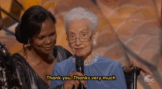 眼镜女郎的美，老电影都拍不出来