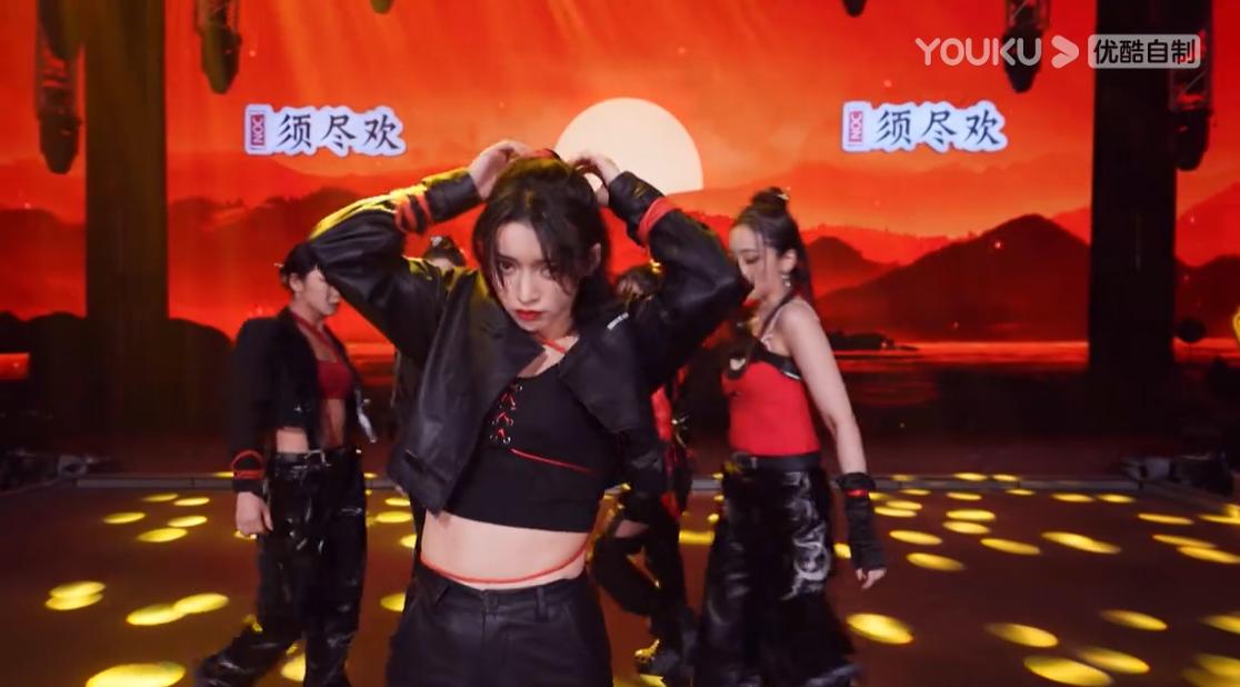 孟佳淘汰王霏霏落泪,了不起舞社最后齐舞