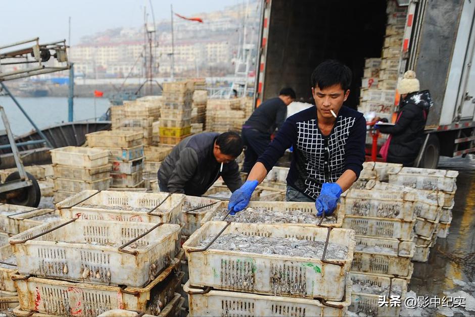 我国第一位办理手机号的人，所有号码随他选，最终他挑了什么号？