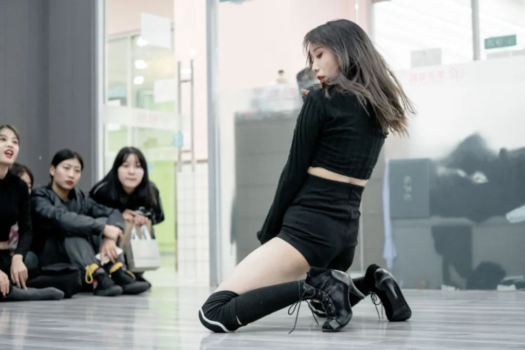 适合自己的舞鞋才是最好的舞鞋,不同舞种选择