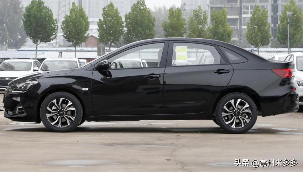 科鲁泽2023款黑武士是b级车吗,雪佛兰科鲁泽rs330畅快版黑武士