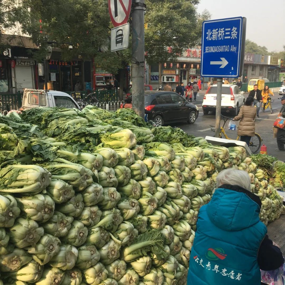 那些选择不租房、长住青旅的年轻人:有人攒钱买房,有人就此躺平