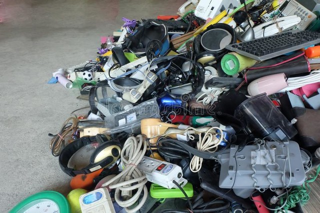 做废旧电子产品回收挣钱吗,废旧电子回收成暴利行业