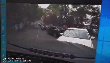 湖南一高校发生车祸伤者现状,学校发生交通事故致一死一伤