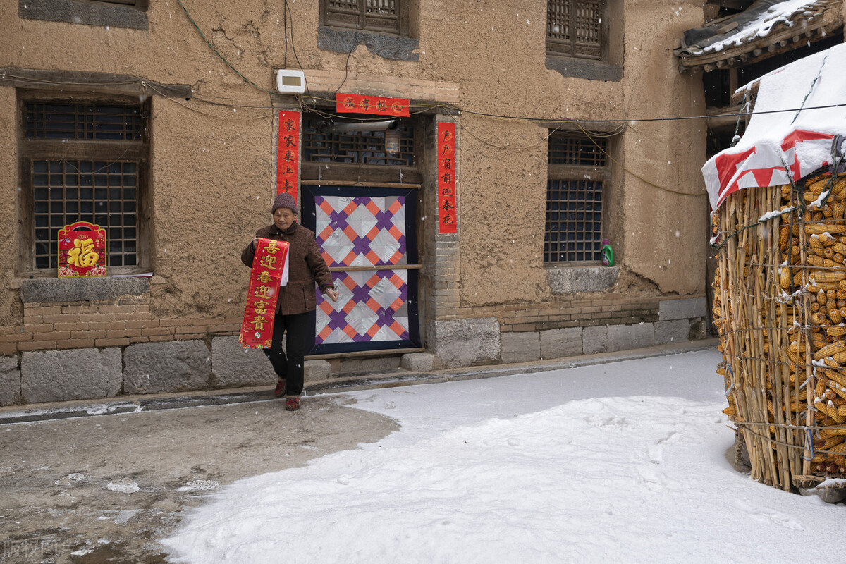 春晚贴春联注意事项,如何贴春联和贴春联的注意事项