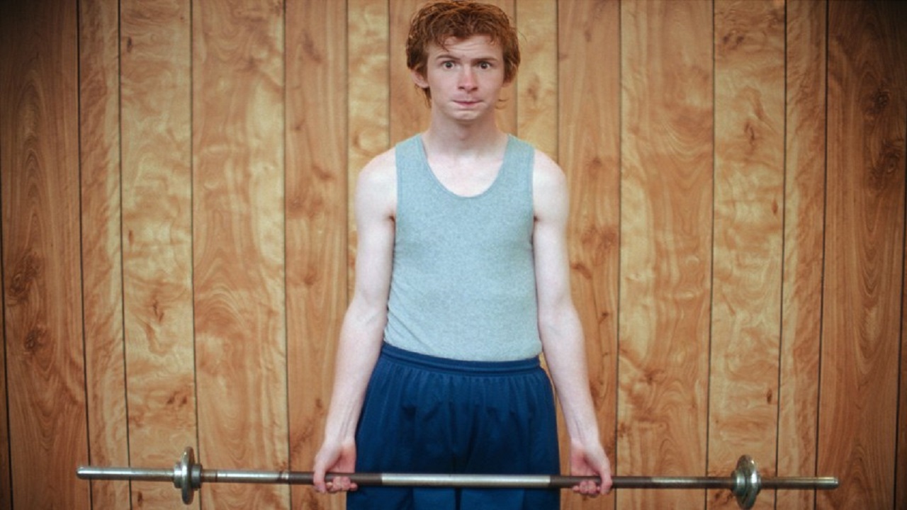 男性大量阴虱和虫卵,男子腹部痒