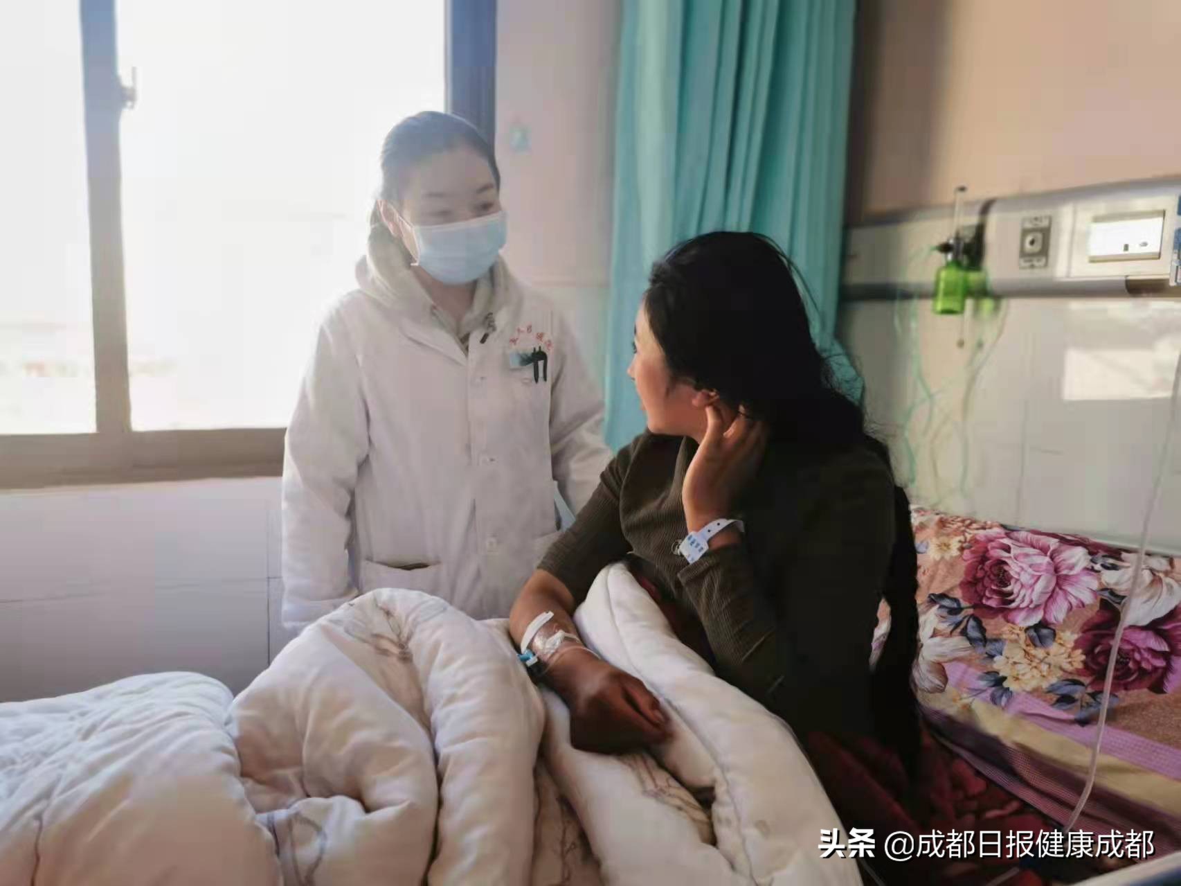 市五医院助色达县人民医院成功开展首例妇产科单孔腹腔镜手术