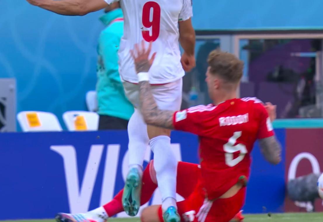 补时两分钟两球绝杀,补时最后一分钟伊朗的点球