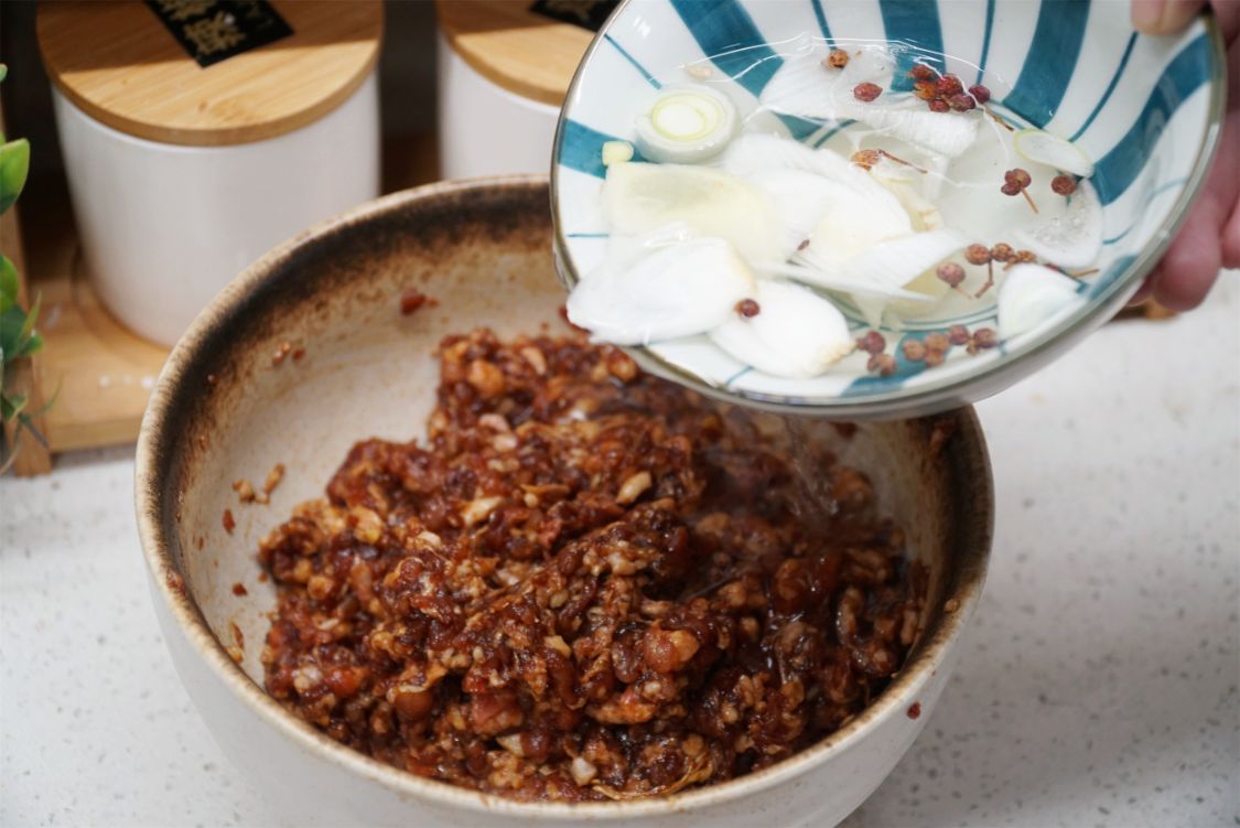 包饺子记住二放二不放,包饺子每个放多少肉合适