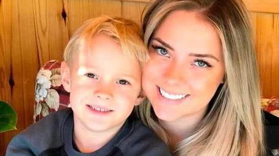 巴西第一深情女友照片,内马尔两任女朋友照片