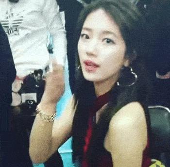 妹子穿皮裤,女生的皮裤