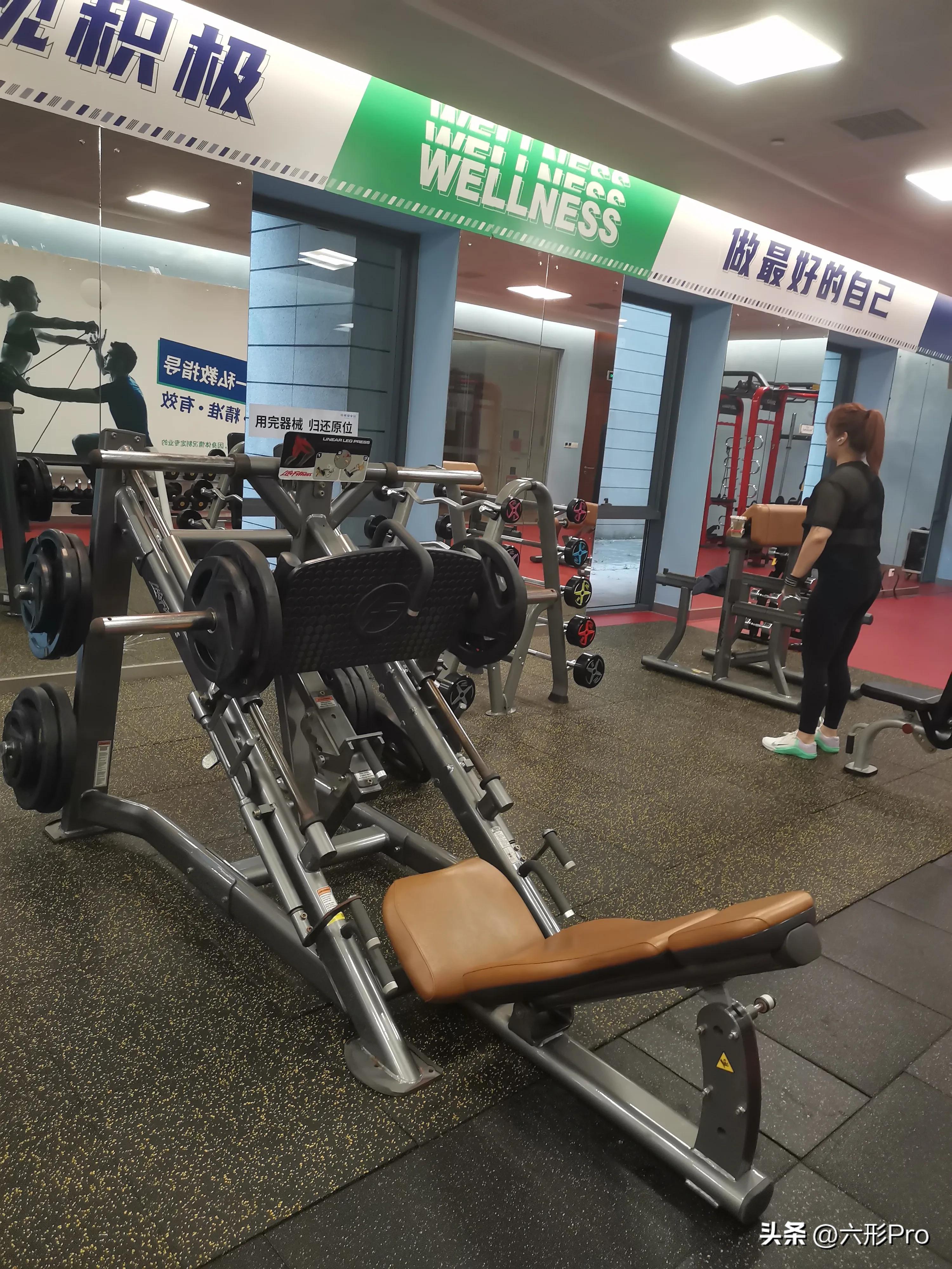 健身房力量训练器械有哪些,健身房器械入门全套