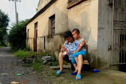 空心村越来越多怎么办,农村空心村怎么治