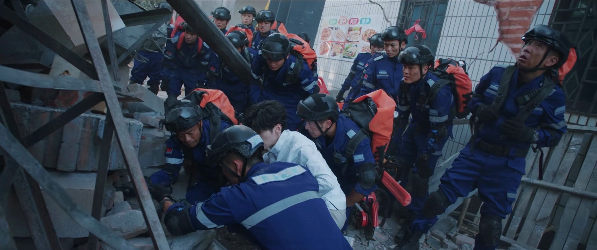 才播出三集就好评不断,追光者豆瓣