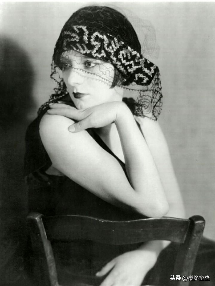 从贫苦家庭的私生女，到艺术家心中的缪斯，蒙帕纳斯的吉吉