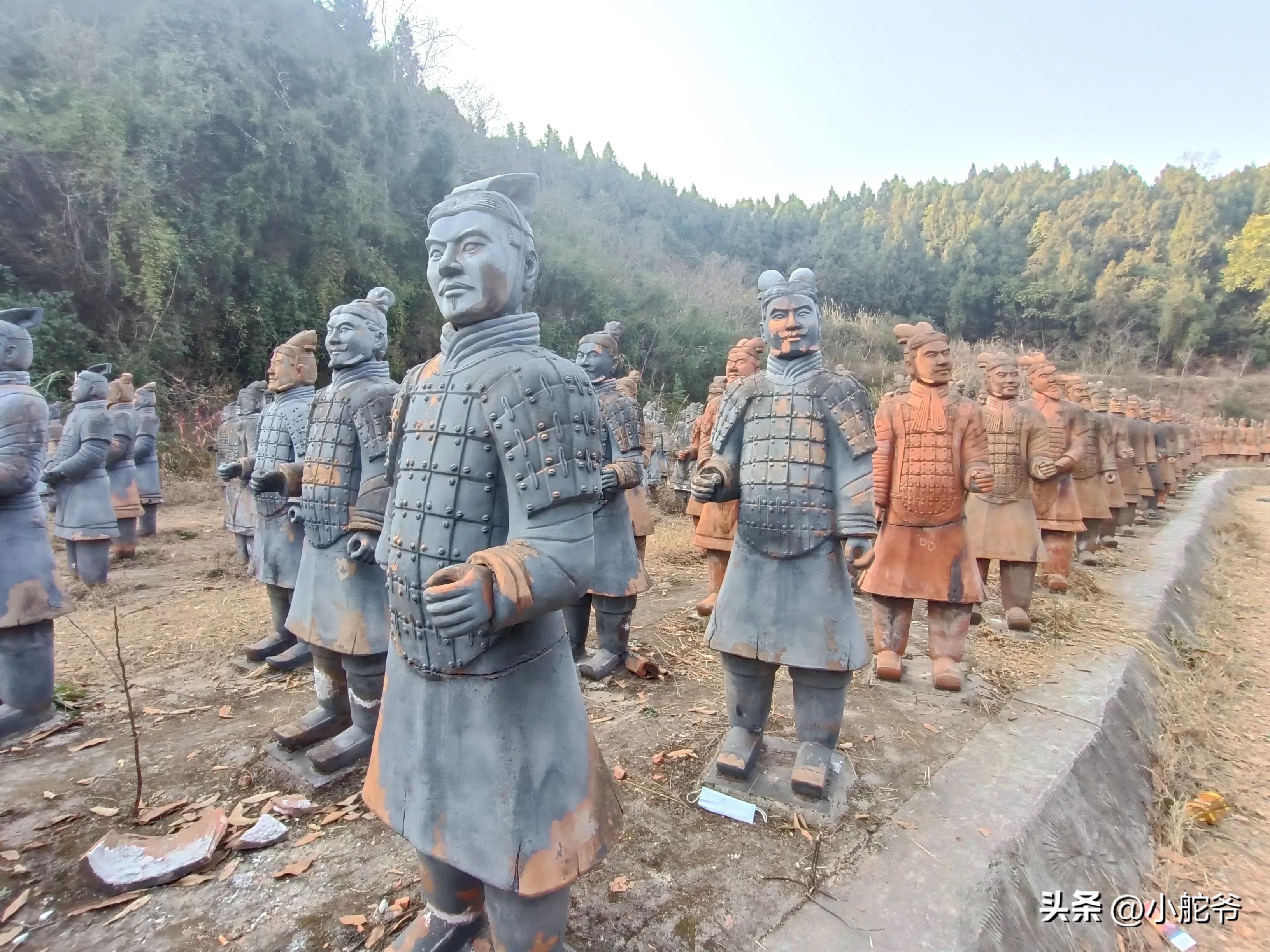 四川德阳中江县森林兵马俑,四川废弃兵马俑