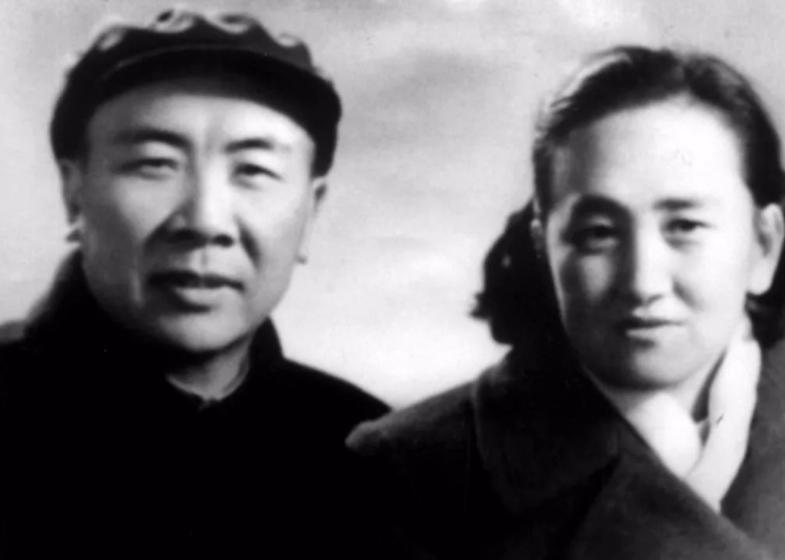 68年毛*东泽**到武汉休息时，接见曾思玉：听说你家里有个“穆桂英”