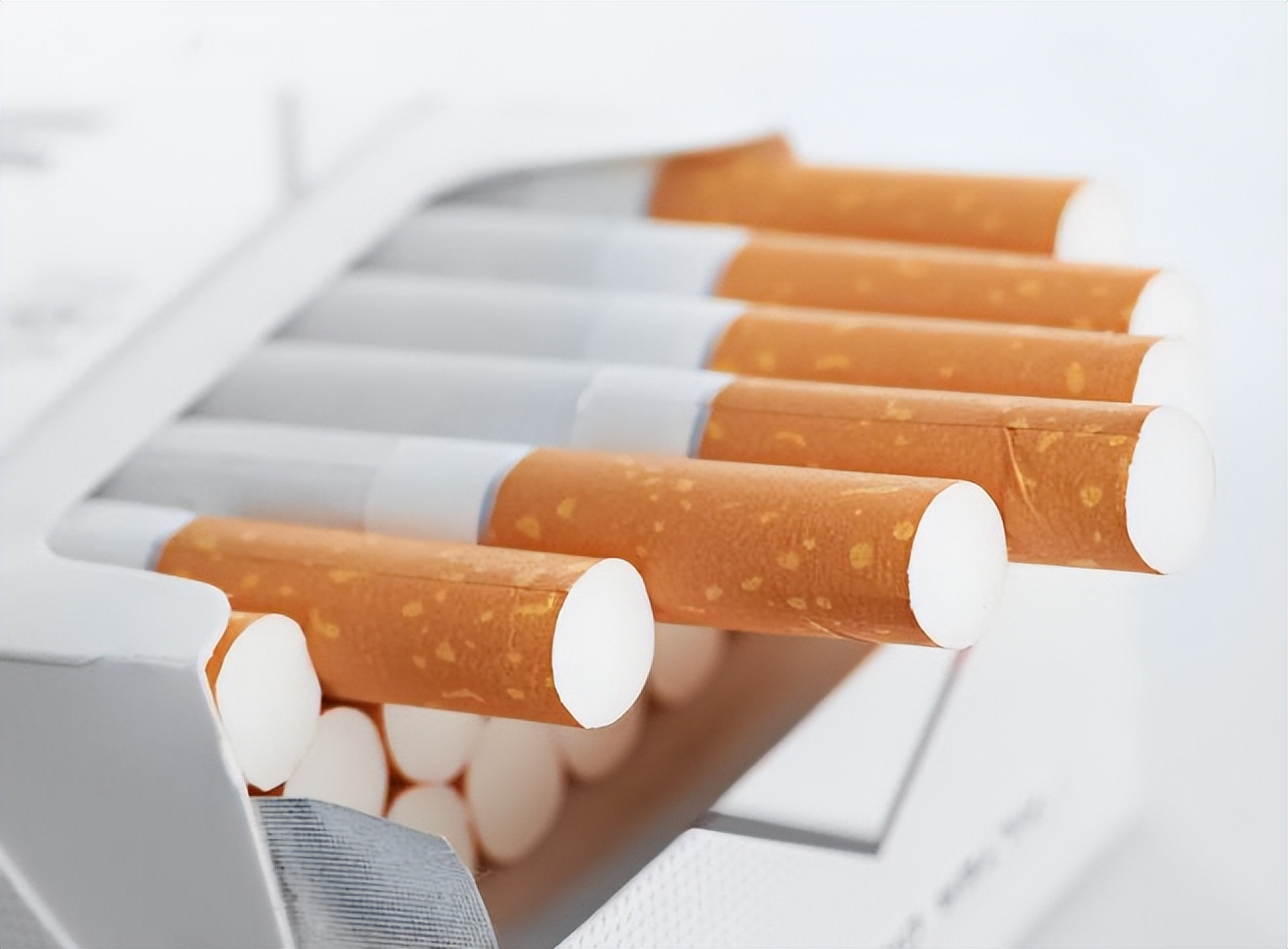 戒烟1个月容易变胖,戒烟1年后偶尔抽了一支烟