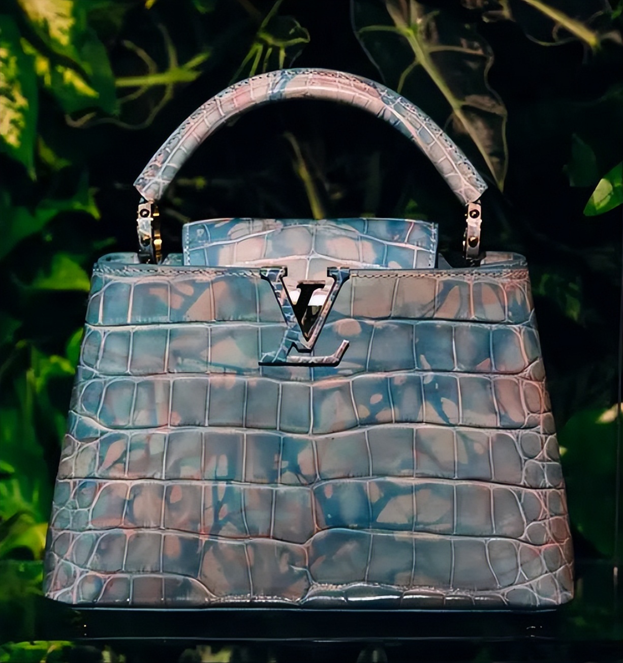 5折了还叫奢侈品，这不是打脸吗？LVMH“丑拒”代购