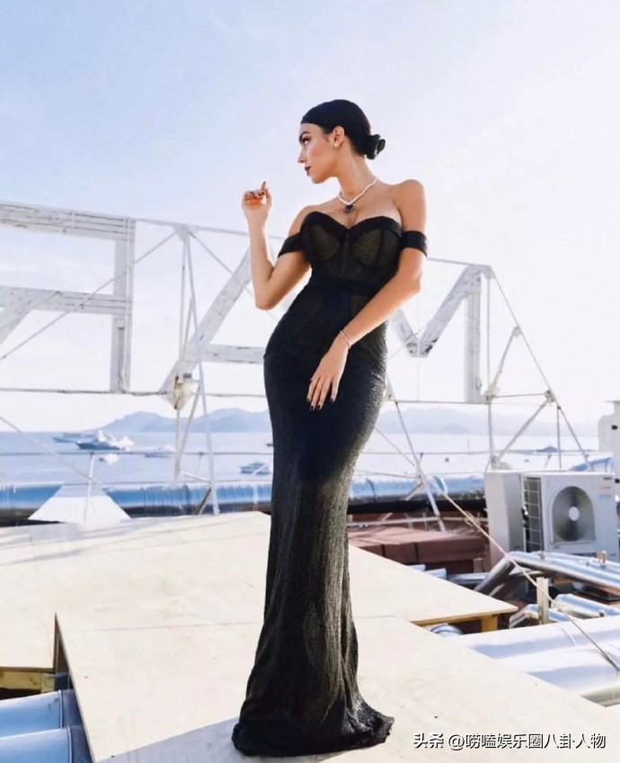 梅西老婆拿大力神杯,梅西老婆正面照