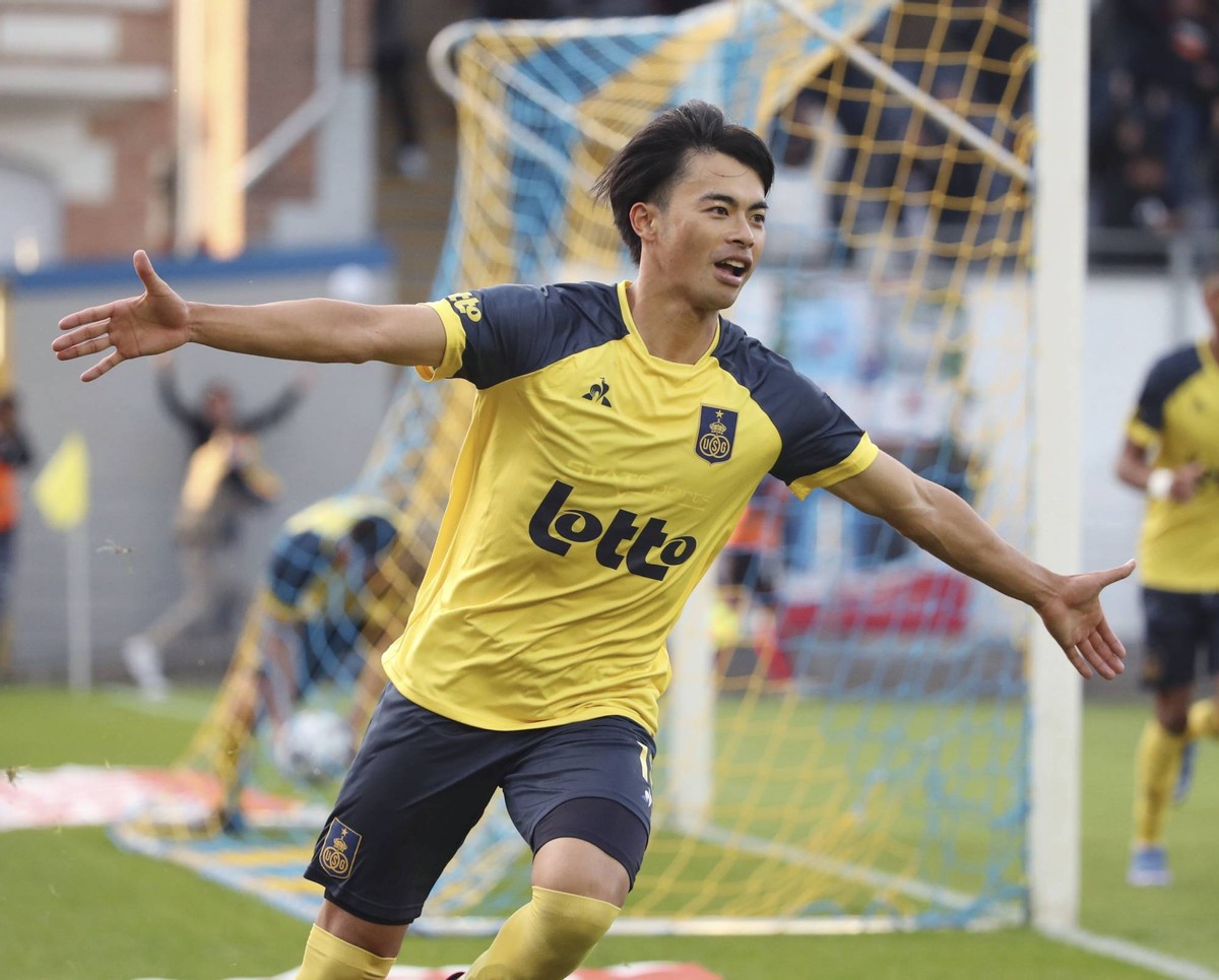 从大学学霸到立足英超，三笘薰的成名之路堪比爽文男主