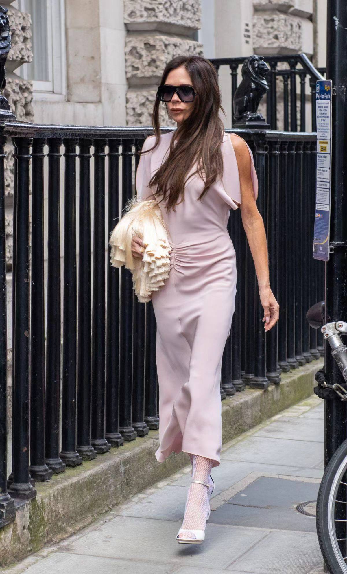 贝嫂经典穿搭,46岁贝嫂美照