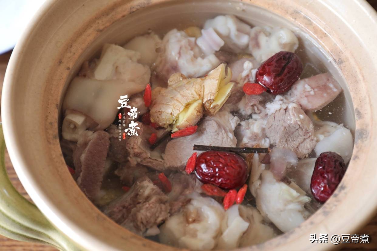 老谚语说:“秋后一碗汤,郎中不开张”,立秋后多喝此四汤调理