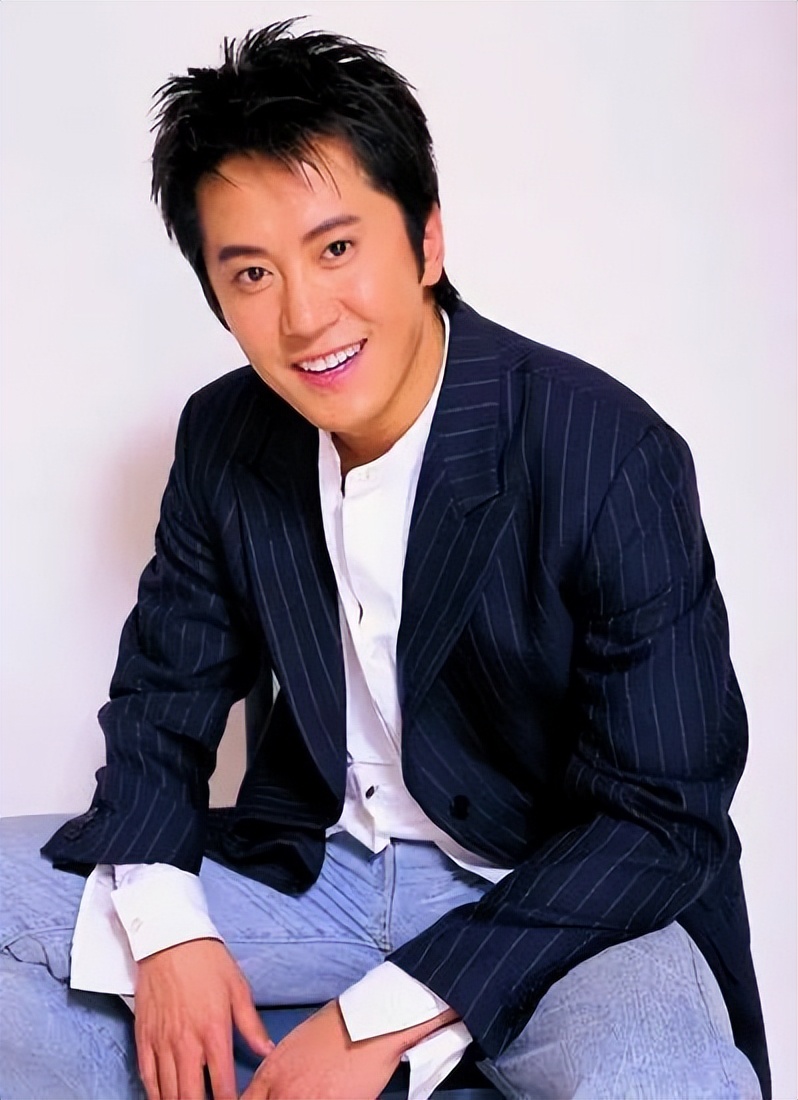 毛宁51岁再次翻红了吗,54岁毛宁罕见出镜