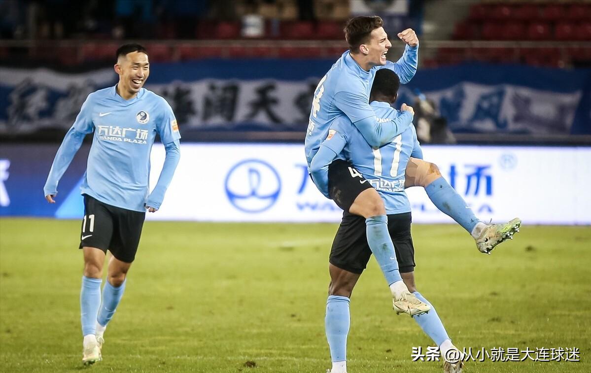 朱挺惯用脚,朱挺踩球