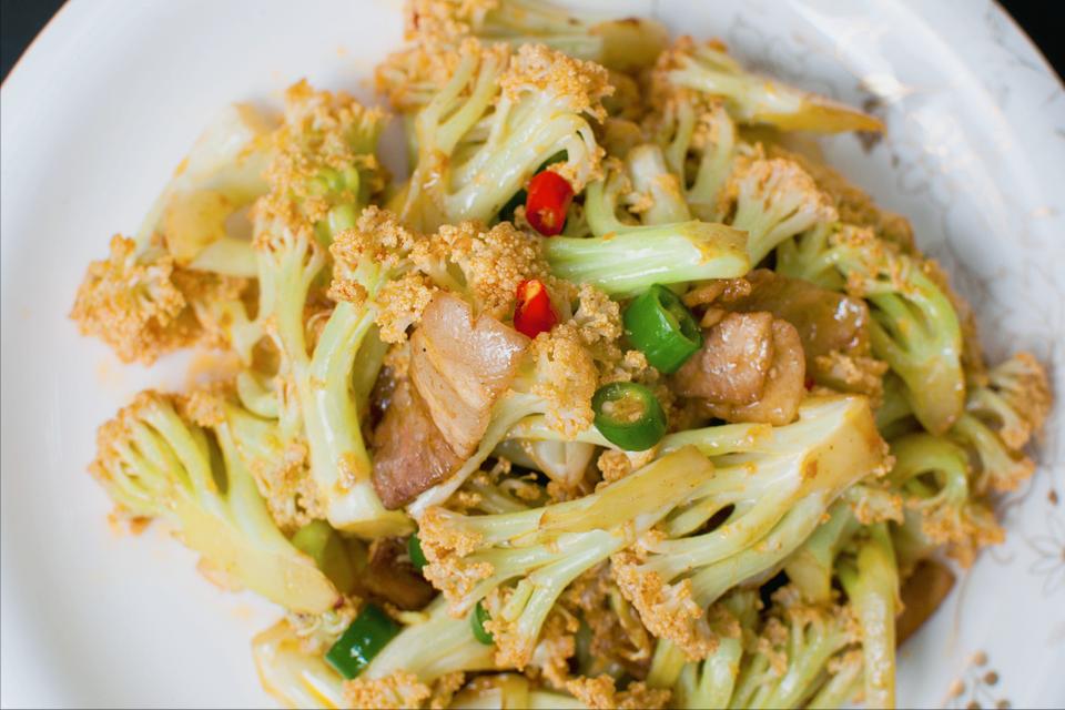 中老年人早点吃哪些食物最合适,中老年人早餐少吃稀饭和馒头