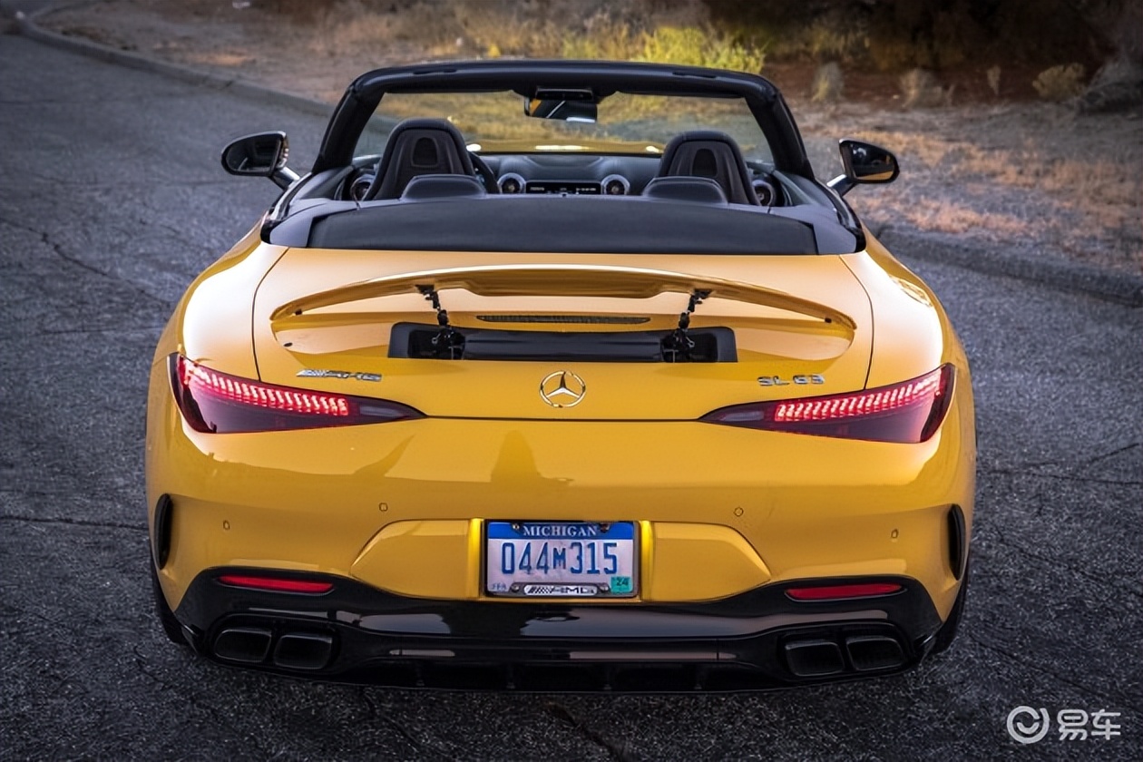 奔驰（全讯足球直播网）最新（足球比分）敞篷跑车