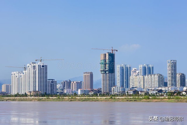 儿子媳妇离婚公婆讨还165万,婆婆拿200万让儿子和儿媳离婚